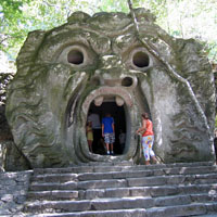 ボマルツォ怪物公園