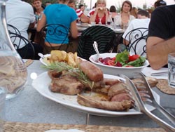 アグリツーリズモでのディナー。フィレンツェ風ステーキなど