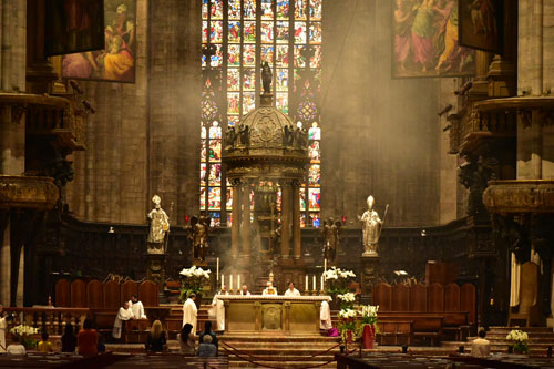 ミラノ大聖堂内部