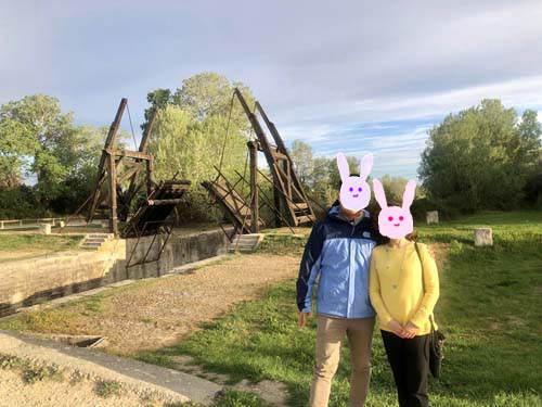 ゴッホの跳ね橋にて