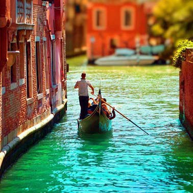 ドロミテの山々と水の都ベネチアに癒される旅８日間