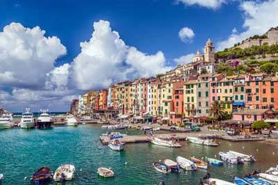 ポルトヴェーネレの街並み