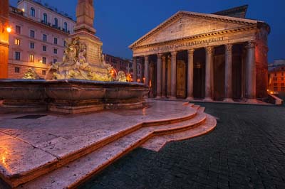 ローマ・パンテオンの夜景